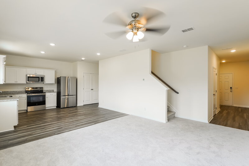 2,175/Mo, 195 Snowdrop Ave La Vergne, TN 37086 Living Room View 3