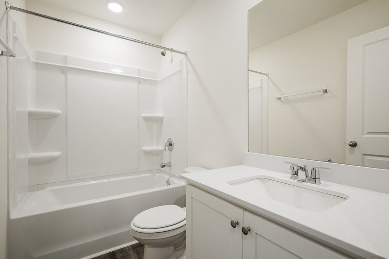 2,175/Mo, 195 Snowdrop Ave La Vergne, TN 37086 Bathroom View
