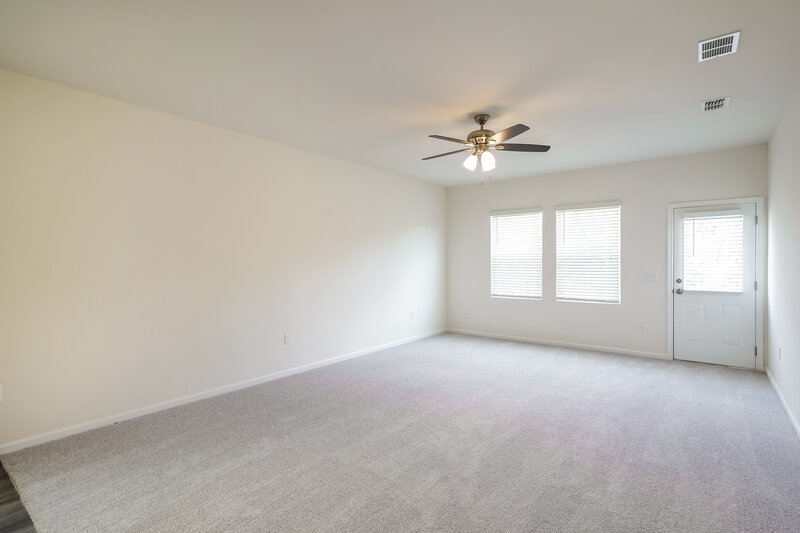 2,575/Mo, 179 Snowdrop Ave La Vergne, TN 37086 Living Room View