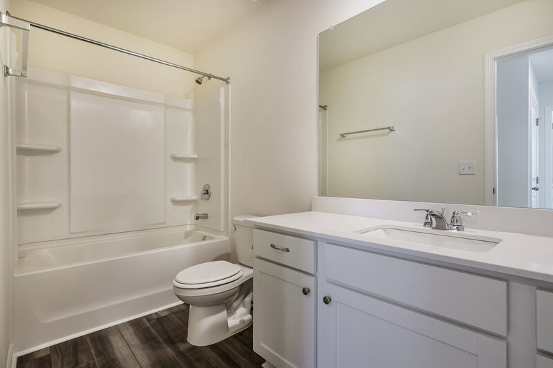 2,575/Mo, 179 Snowdrop Ave La Vergne, TN 37086 Bathroom View