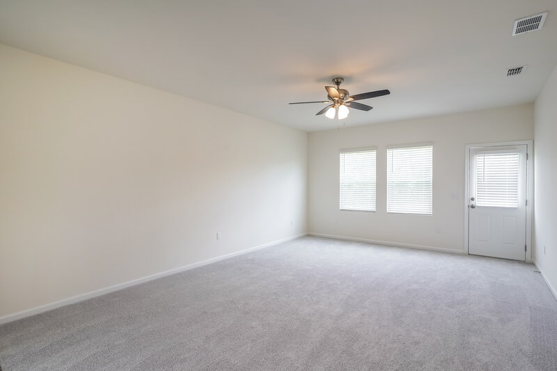 2,600/Mo, 185 Snowdrop Ave La Vergne, TN 37086 Living Room View