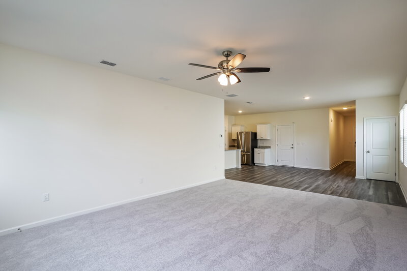 2,600/Mo, 185 Snowdrop Ave La Vergne, TN 37086 Living Room View 2
