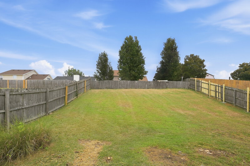 2,225/Mo, 1681 Cumberland Station Blvd Madison, TN 37115 Backyard View