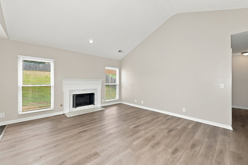 2,225/Mo, 1681 Cumberland Station Blvd Madison, TN 37115 Living Room View 2