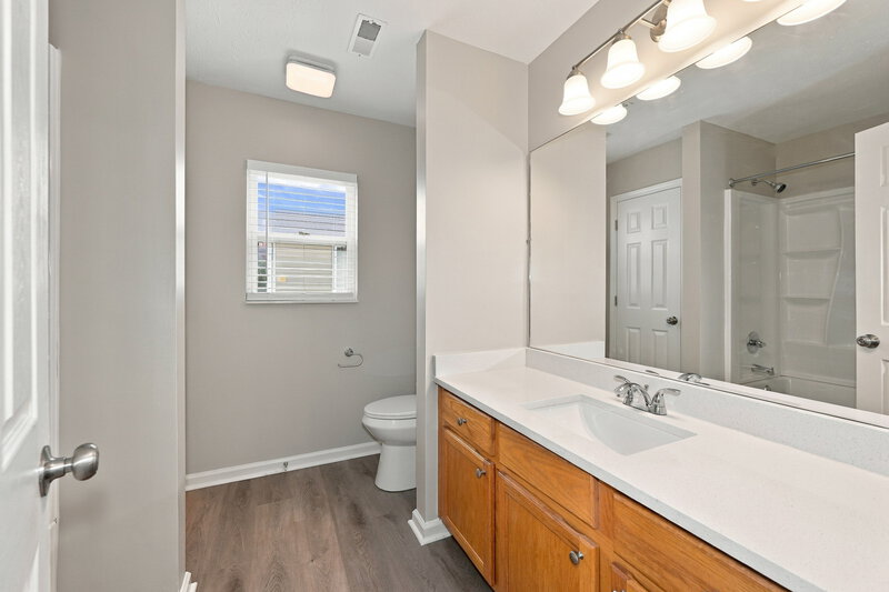 2,225/Mo, 1681 Cumberland Station Blvd Madison, TN 37115 Primary Bathroom View