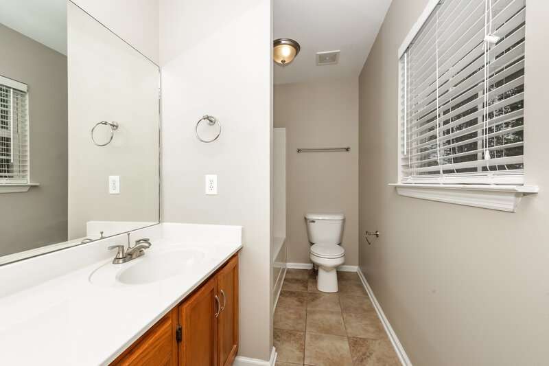 2,195/Mo, 3608 Rutherford Dr Spring Hill, TN 37174 Main Bathroom View 2