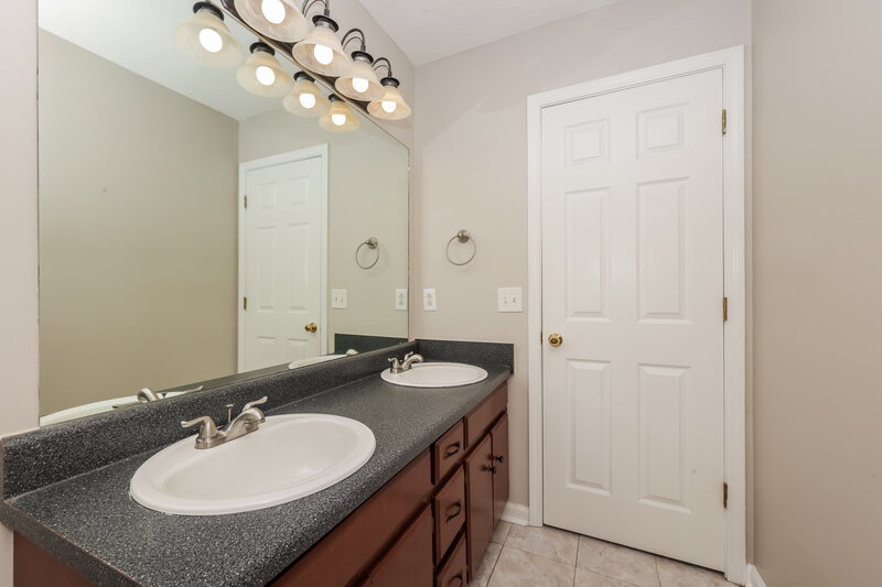 1,940/Mo, 6404 Wildgrove Dr Antioch, TN 37013 Main Bathroom View