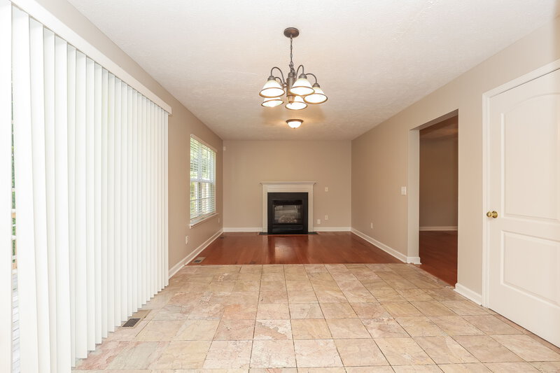 1,730/Mo, 4012 Shadowbrook Trl Antioch, TN 37013 Dining Room View 2