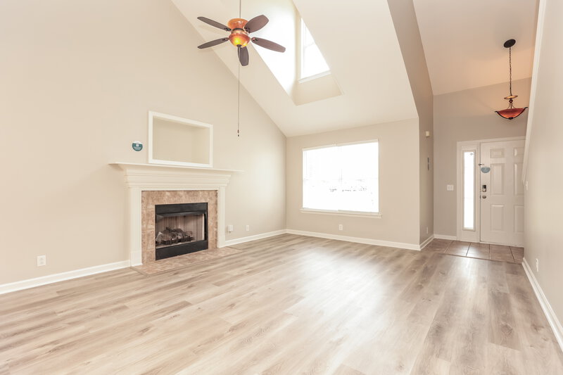 2,535/Mo, 3442 Leslie Ln Murfreesboro, TN 37128 Living Room View 2