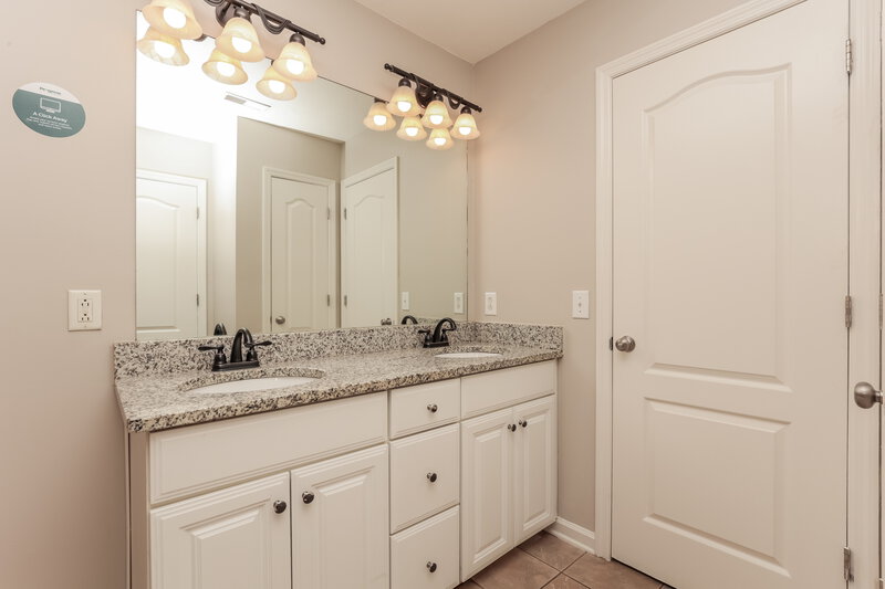 2,535/Mo, 3442 Leslie Ln Murfreesboro, TN 37128 Main Bathroom View 2