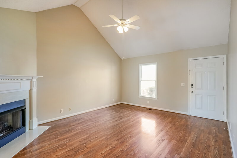2,010/Mo, 4023 Higdon Dr Murfreesboro, TN 37128 Living Room View