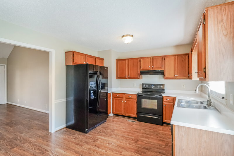 2,010/Mo, 4023 Higdon Dr Murfreesboro, TN 37128 Kitchen View 2