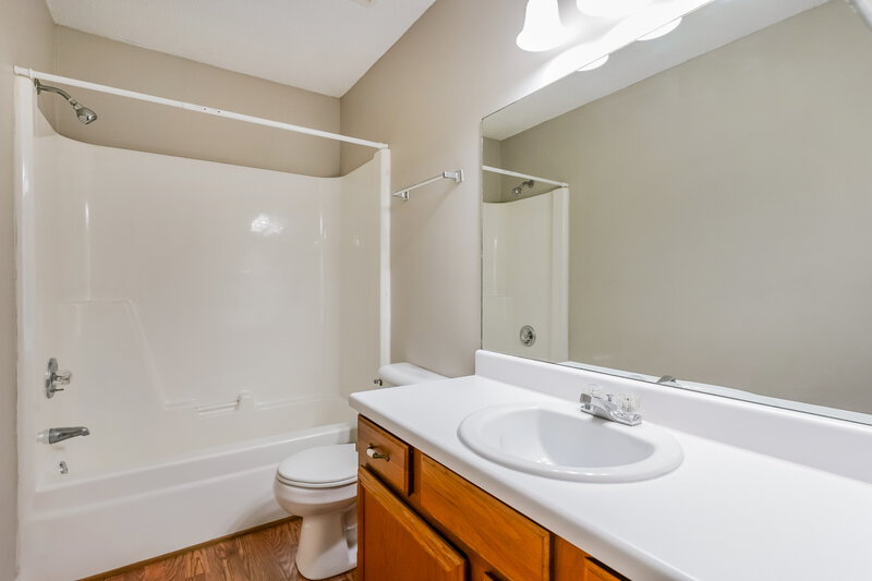 2,010/Mo, 4023 Higdon Dr Murfreesboro, TN 37128 Bathroom View