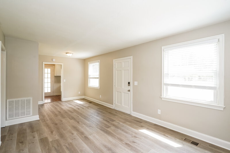 1,510/Mo, 1310 Venus Dr NASHVILLE, TN 37217 Living Room View