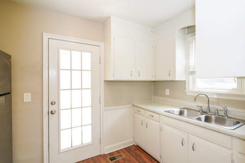 1,510/Mo, 1310 Venus Dr NASHVILLE, TN 37217 Kitchen View 2