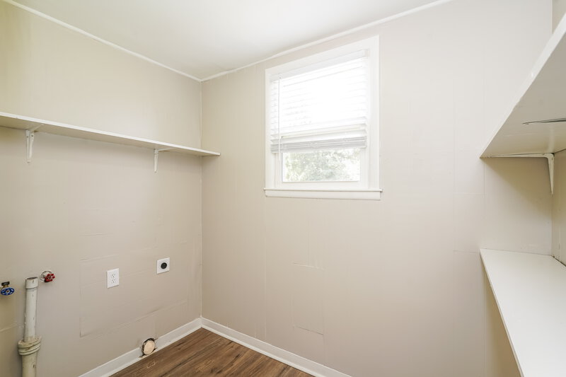 1,510/Mo, 1310 Venus Dr NASHVILLE, TN 37217 Laundry Room View
