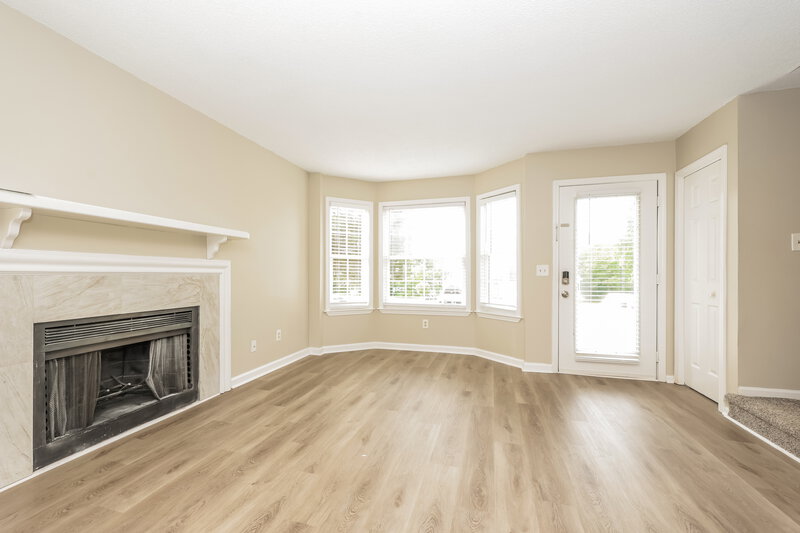 1,755/Mo, 3408 Doriswood Ct ANTIOCH, TN 37013 Living Room View 2