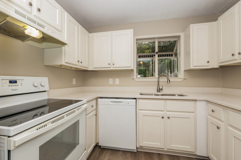 1,755/Mo, 3408 Doriswood Ct ANTIOCH, TN 37013 Kitchen View