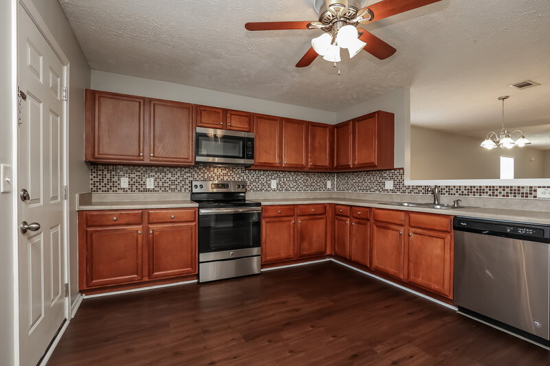 2,530/Mo, 5064 Smith Springs Pkwy Antioch, TN 37013 Kitchen View