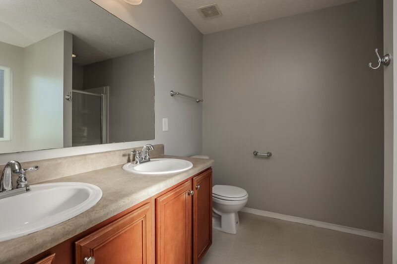 2,530/Mo, 5064 Smith Springs Pkwy Antioch, TN 37013 Main Bathroom View