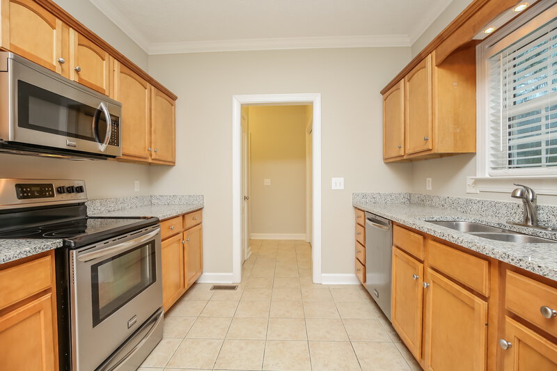 2,615/Mo, 3546 Stevens Bnd Murfreesboro, TN 37127 Kitchen View 2