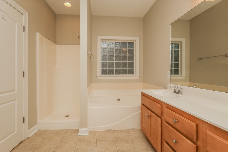 2,615/Mo, 3546 Stevens Bnd Murfreesboro, TN 37127 Main Bathroom View 2