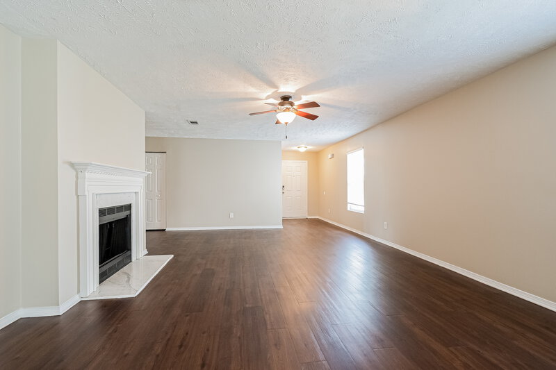 2,330/Mo, 5328 Skip Jack Dr Antioch, TN 37013 Living Room View 3