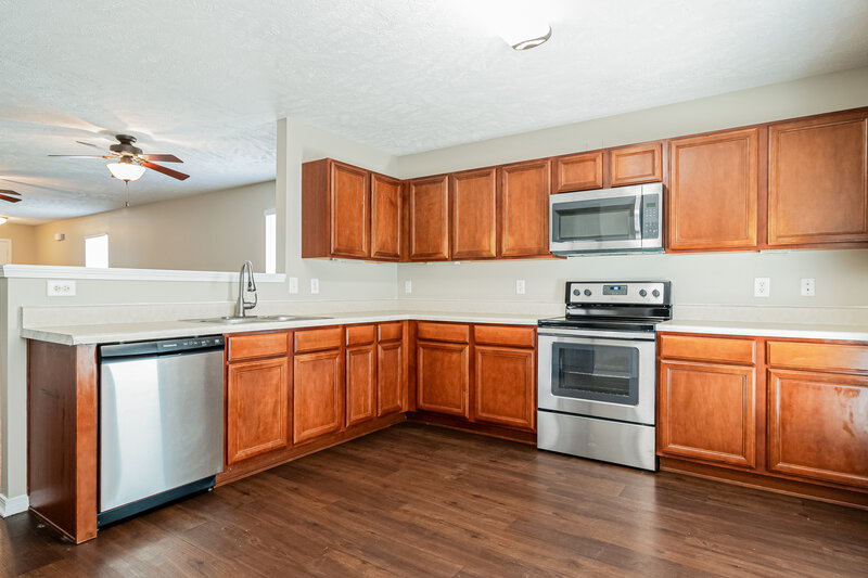 2,330/Mo, 5328 Skip Jack Dr Antioch, TN 37013 Kitchen View 2