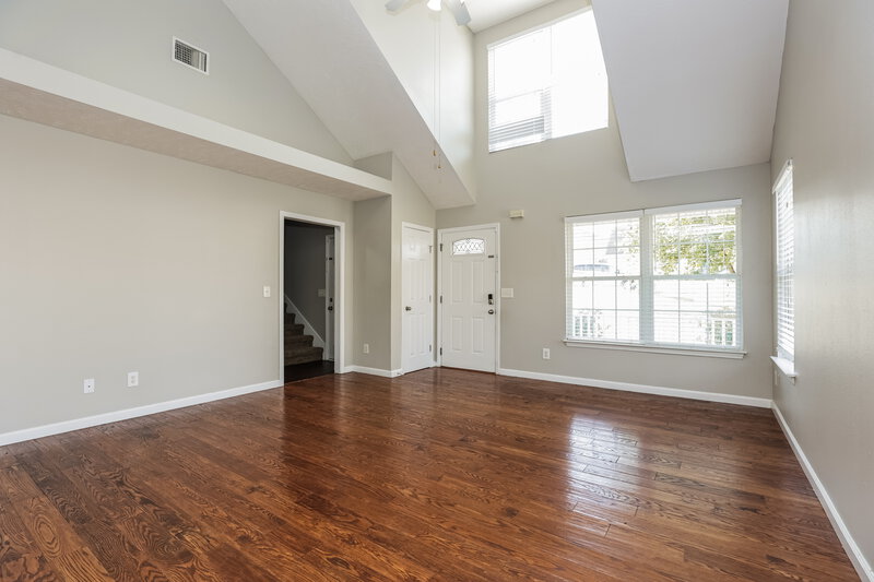 3,050/Mo, 5027 Hectare Ln La Vergne, TN 37086 Living Room View 2