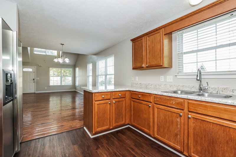 3,050/Mo, 5027 Hectare Ln La Vergne, TN 37086 Kitchen View 2