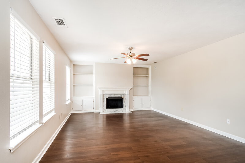 2,420/Mo, 515 Gammon Ln La Vergne, TN 37086 Living Room View