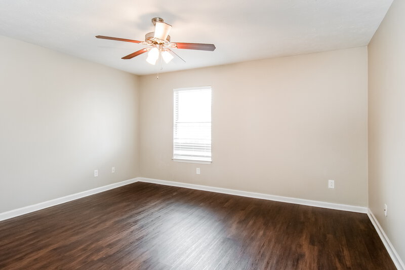 2,420/Mo, 515 Gammon Ln La Vergne, TN 37086 Main Bedroom View