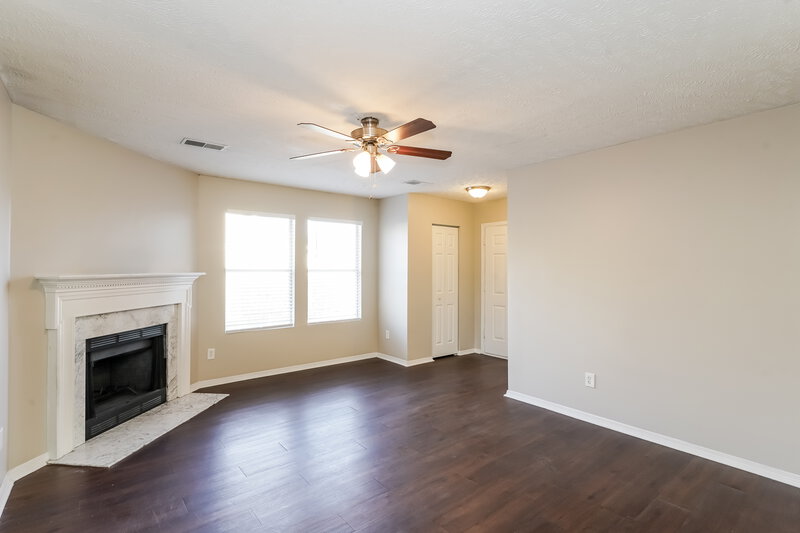 1,750/Mo, 2109 Carlton Ln Thompsons Station, TN 37179 Living Room View