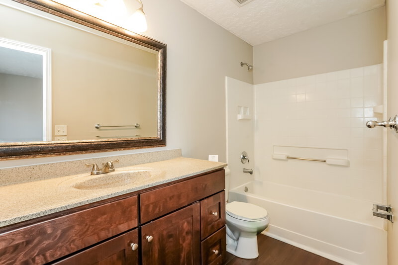 1,750/Mo, 2109 Carlton Ln Thompsons Station, TN 37179 Main Bathroom View
