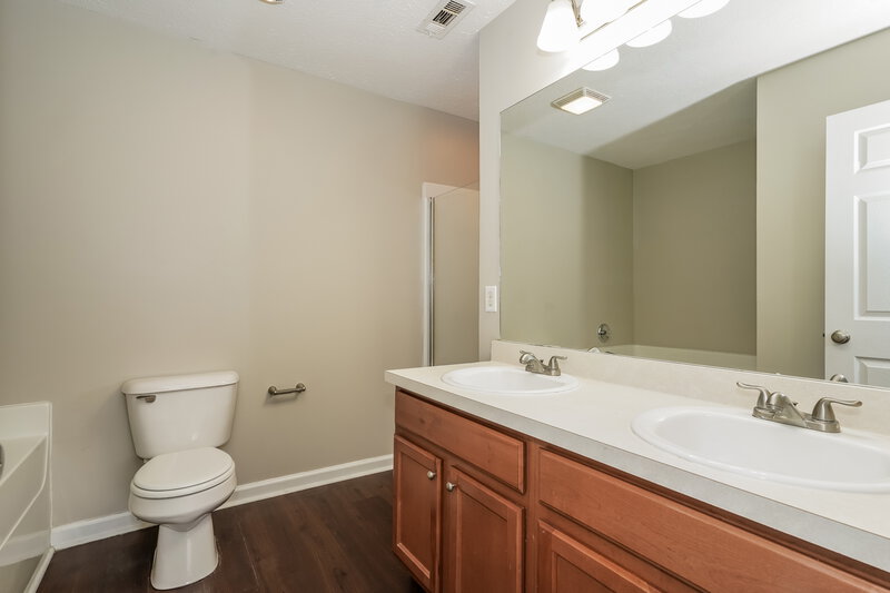 1,925/Mo, 171 Sophie Dr Antioch, TN 37013 Main Bathroom View