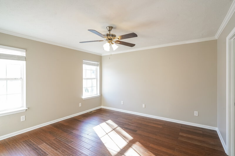 2,110/Mo, 205 Lake Forest Dr La Vergne, TN 37086 Main Bedroom View 2