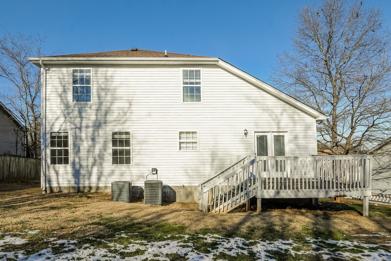 2,110/Mo, 205 Lake Forest Dr La Vergne, TN 37086 Rear View