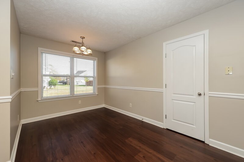 1,735/Mo, 1516 Beaconcrest Cir Murfreesboro, TN 37128 Dining Room View 2