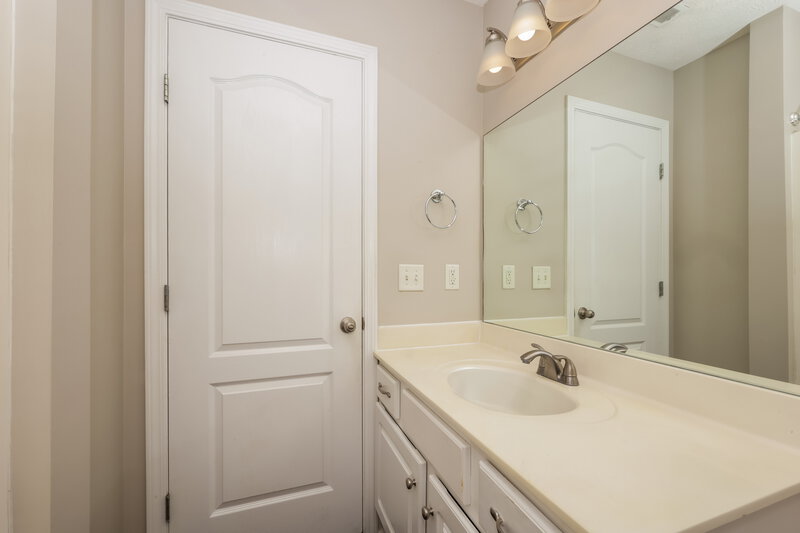1,735/Mo, 1516 Beaconcrest Cir Murfreesboro, TN 37128 Bathroom View