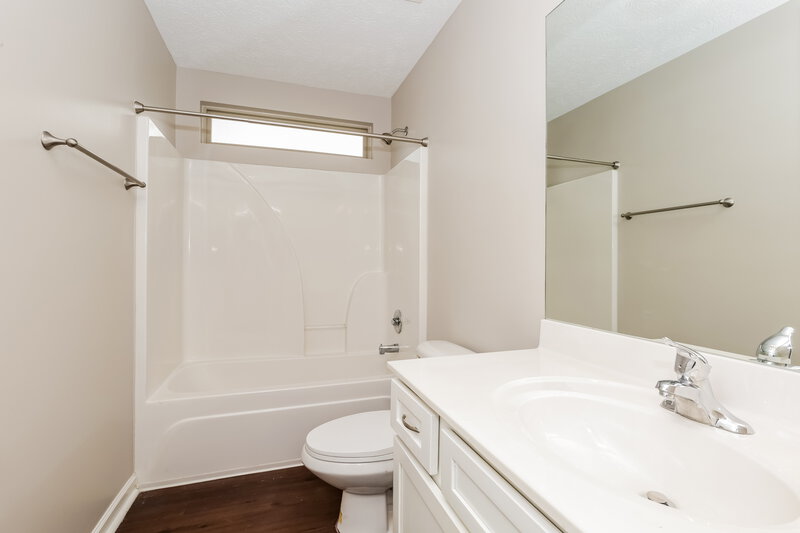 2,100/Mo, 3415 Fruition Ct Murfreesboro, TN 37128 Main Bathroom View 2