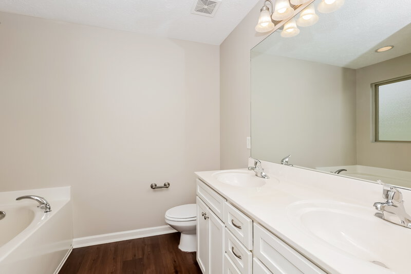 2,100/Mo, 3415 Fruition Ct Murfreesboro, TN 37128 Bathroom View