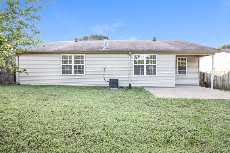 2,205/Mo, 100 Bradford Cir Hendersonville, TN 37075 Rear View