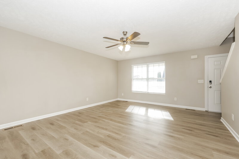 2,115/Mo, 4816 Ark Ln Murfreesboro, TN 37128 Living Room View