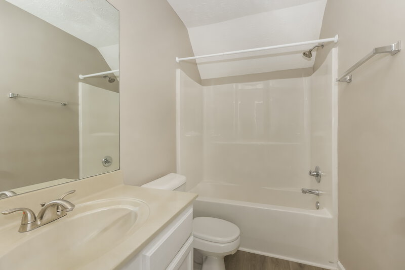 2,115/Mo, 4816 Ark Ln Murfreesboro, TN 37128 Bathroom View