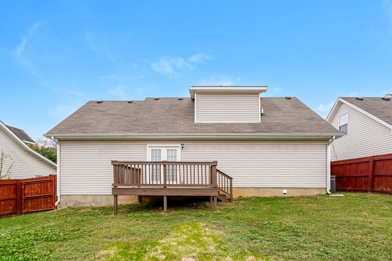 2,110/Mo, 725 Holland Ridge Dr La Vergne, TN 37086 Rear View