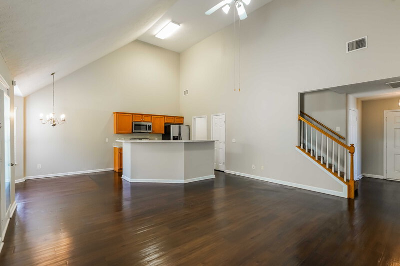 2,095/Mo, 110 Lyndhurst Dr La Vergne, TN 37086 Living Room View 2