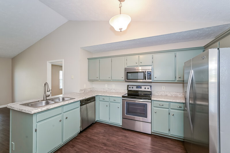 2,035/Mo, 1147 Melvin Dr Murfreesboro, TN 37128 Kitchen View 2