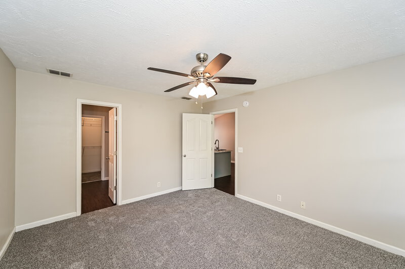 2,035/Mo, 1147 Melvin Dr Murfreesboro, TN 37128 Main Bedroom View 2