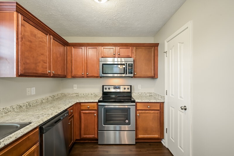 1,965/Mo, 1057 Tammy Sue Ln La Vergne, TN 37086 Kitchen View 2