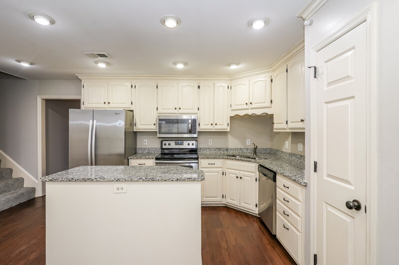 2,240/Mo, 104 Luna Ln Hendersonville, TN 37075 Kitchen View